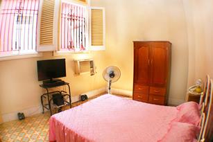 Apartment Alexander, private apartment in havana center, guesthouses, bed and breakfast