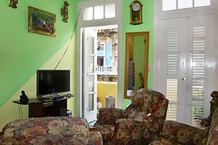 Apartment Esteban & Diamelys, apartment in central havana, guesthouses, bed and breakfast, accommodation