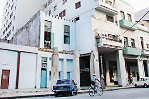 Apartment Galiano | housing in Havana Center | rent for room | accommodation | terrace | balcony | cuba