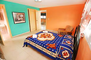 Apartment Galiano | housing in Havana Center | rent for room | accommodation | terrace | balcony | cuba