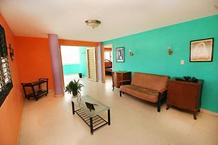Apartment Galiano | housing in Havana Center | rent for room | accommodation | terrace | balcony | cuba
