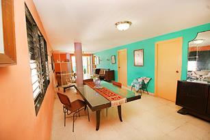 Apartment Galiano | housing in Havana Center | rent for room | accommodation | terrace | balcony | cuba