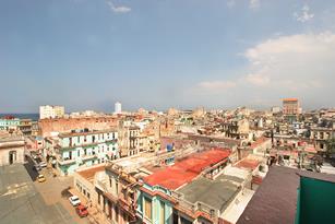Apartment Galiano | housing in Havana Center | rent for room | accommodation | terrace | balcony | cuba