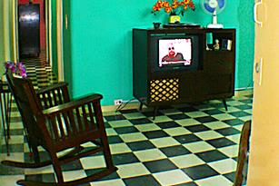 Independent Apartment in Havana Center | Raul & Indira | accommodation | centro habana | rent for room