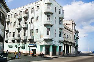 Apartment Vista al Mar | independent apartment | rent for room in havana | bed and breakfast | cuba | accommodation