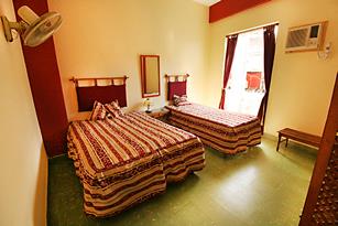 Apartment Cary-Carmen, private apartment in Havana Center, guesthouses, bed and breakfast, terrace