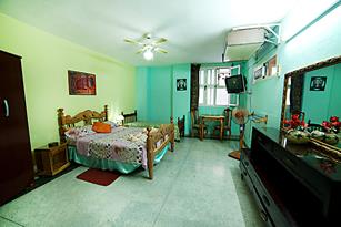 Casa Particular in Old Havana, Raul, rent for room, accommodation, habana vieja, bed and breakfast