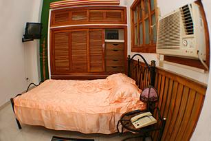 Apartment Oramis-Alex | independent apartment for rent | Havana Center | casa particular
