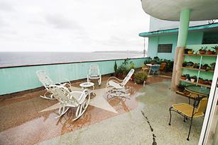 Casa Penthouse Him | casa particular in Vedado | housing in havana | bed and breakfast | cuba | terrace