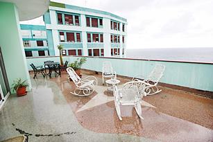 Casa Penthouse Him | casa particular in Vedado | housing in havana | bed and breakfast | cuba | terrace